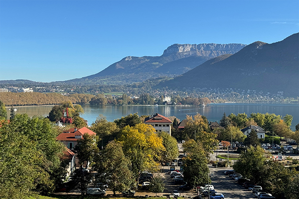 Vaste appartement 3 pièces avec vue lac